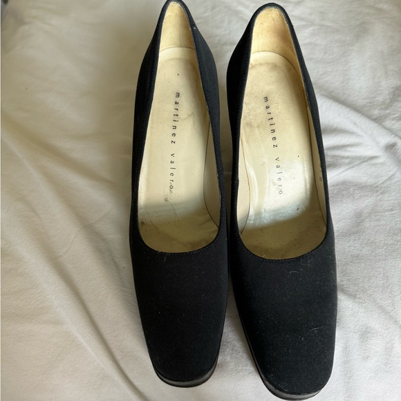 Martinez Valero Black Heels (size: 8 1/2) - Picture 3 of 6